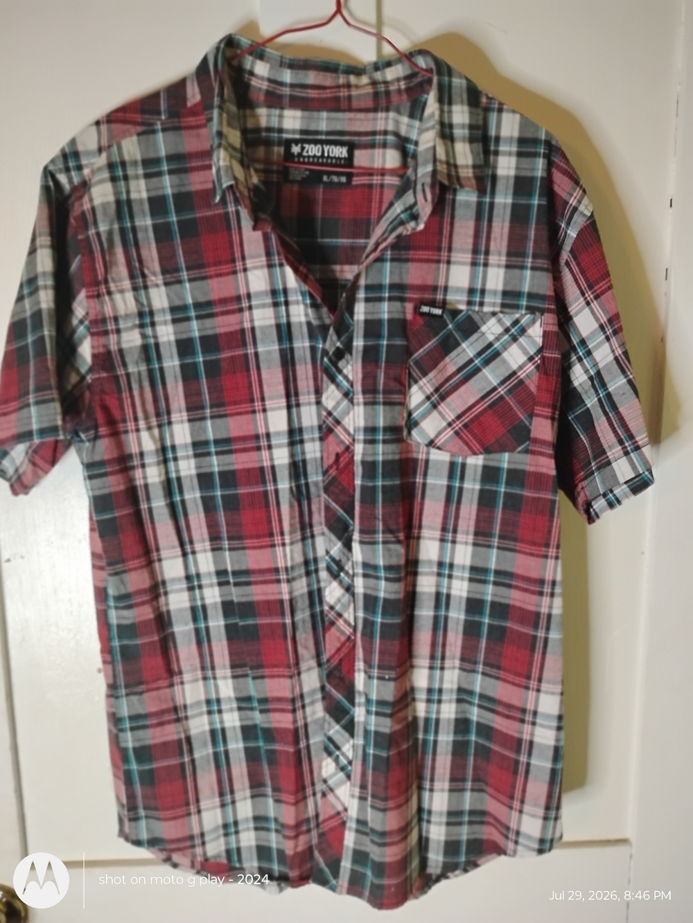 Zoo York Men's Red, White & Black Plaid Short-Sleeve Button-Down Shirt